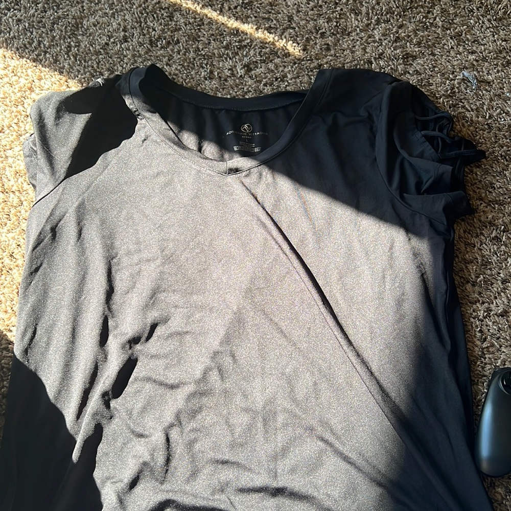 Sport top with x design on shoulders